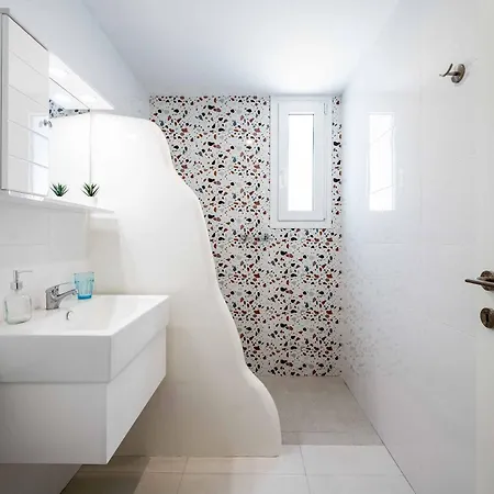 Xenos Rose Villa